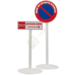 Poteau acier sur socle pour signalétique