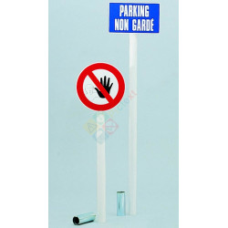 Poteau acier à sceller pour panneau de signalisation
